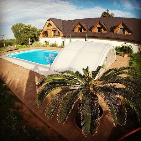 Statek Pod Lipou Hotel Pilnikov Luaran gambar