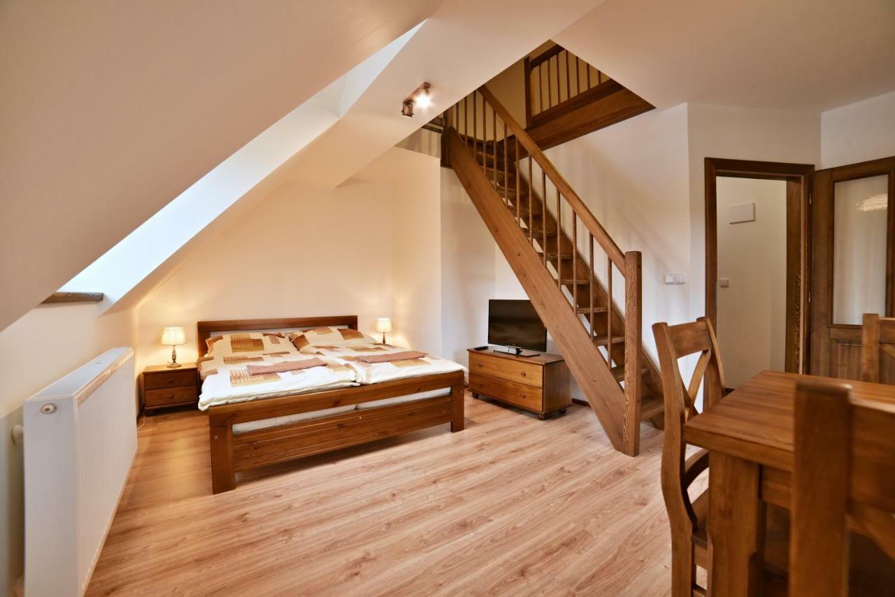 Statek Pod Lipou Hotel Pilnikov Luaran gambar